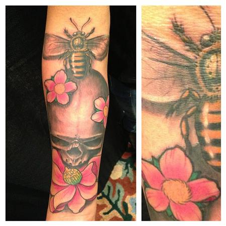 Tattoos - Skull and Bee - 79870