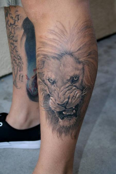 Jeff Norton - Black and grey lion portrait 