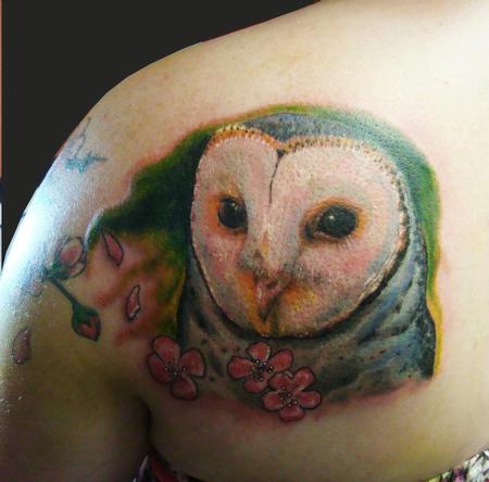 Cesar Perez Tattoos - owl color tattoo