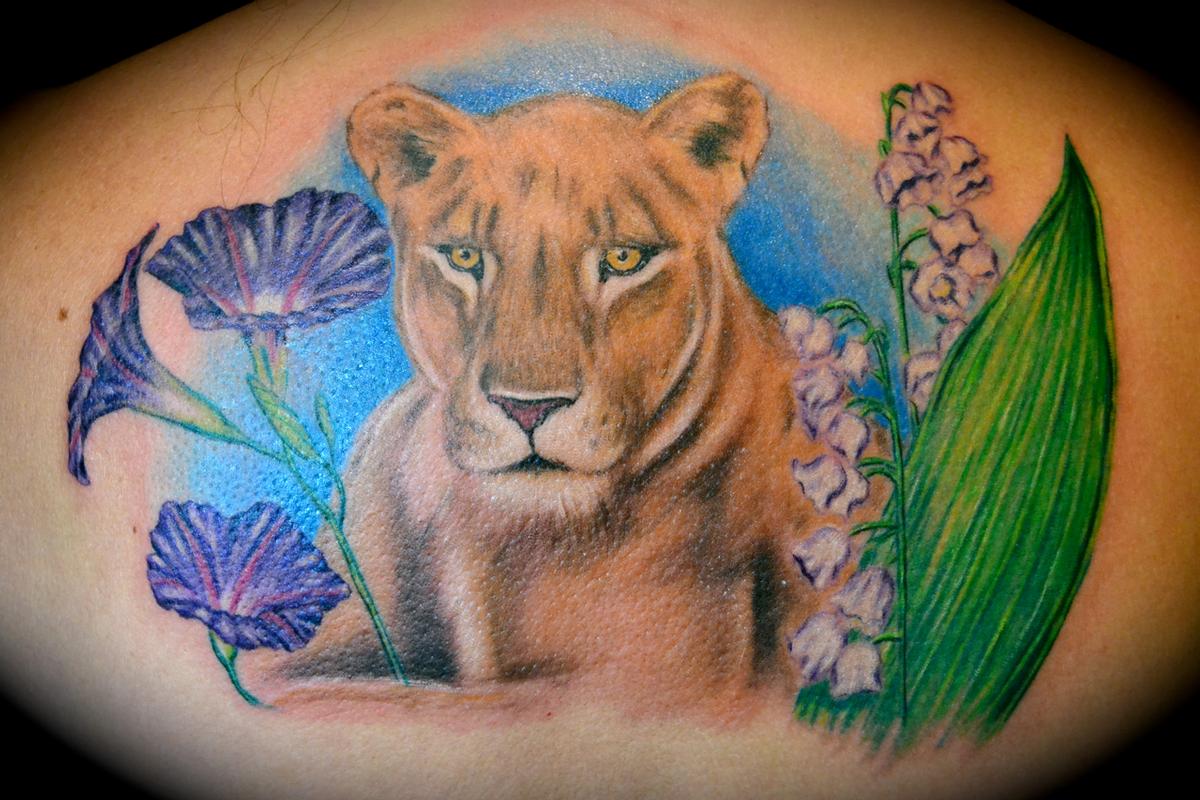 lioness amp flowers by ryan el dugi lewis tattoonow lioness amp flowers by ryan el dugi lewis tattoonow