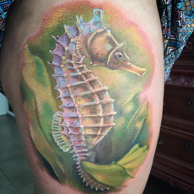 Mystic Eye Tattoo : Tattoos : Color : Caballito de mar realista a color -  Realistic Sea horse in color