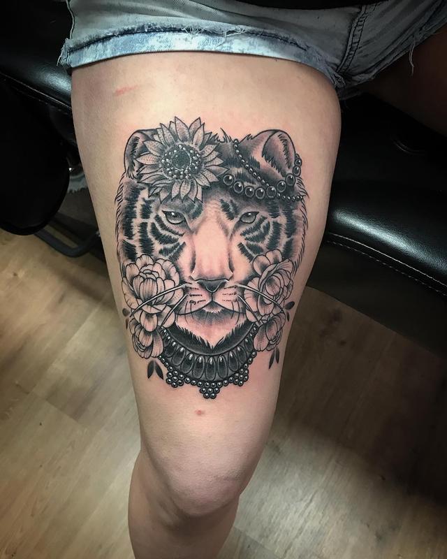 Mystic Eye Tattoo : Tattoos : Body Part Leg : Tiger black and grey