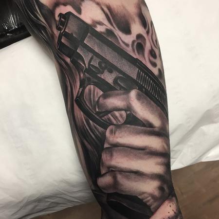 Tattoos - Hand/Gun black and grey - 132156