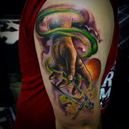 Tattoos - Hand/wormhole - 96426