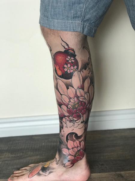 Greg Wald -  japanese-flower-bomb-leg-tattoo