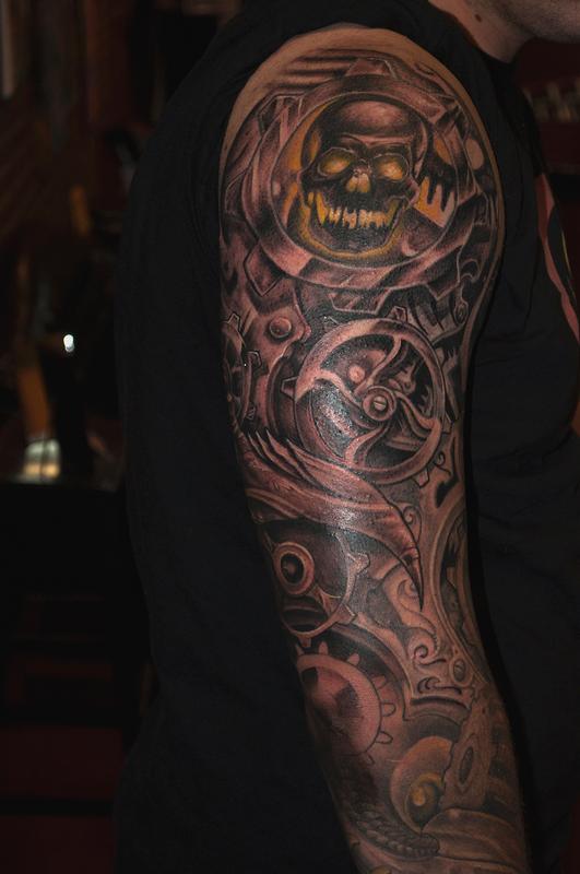 Mechanical sleeve by Roly Viruez TattooNOW