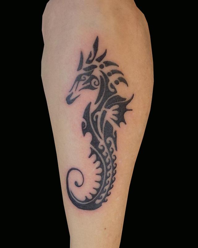 polynesian tribal seahorse www imgkid com the image polynesian tribal seahorse www imgkid com the image