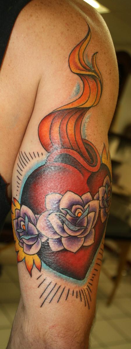 Traditional Sacred Heart Tattoo by Rebecca Smith Beccadoodletattoos : TattooNOW