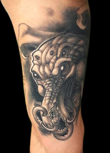 Tattoos - Black and grey Cthulhu - 97635