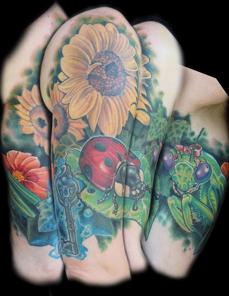 Shane Baker - Bugs and flowers half sleeve!