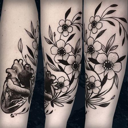 Tattoos - Heart Lady with Flowers - 142510