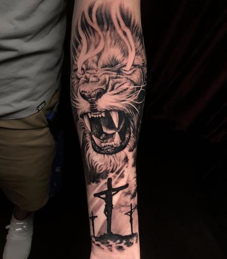 I love doing these massive tattoos lion  cross  Jesus praying   TikTok