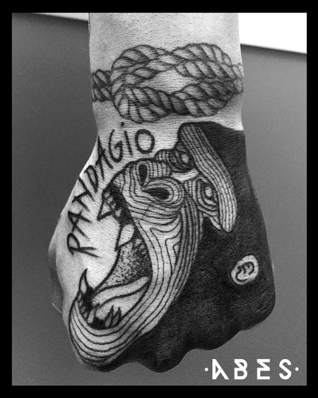Tattoos - GORILLA ON HAND - 119809