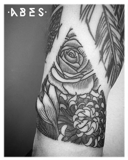 Tattoos - triangle flowers - 119866