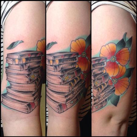 Tattoos - Books - 109141