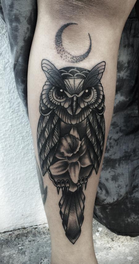 Tattoos - Traditional black an gray owl with daffodil tattoo, Frichard Adams Art Junkies Tattoo - 106601