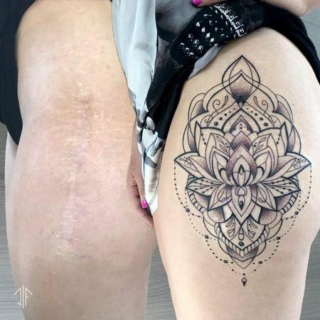 Tattoos - Decorative Thigh Coverup - 128641